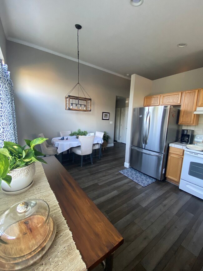 Building Photo - 7200 Ishi Point Ct