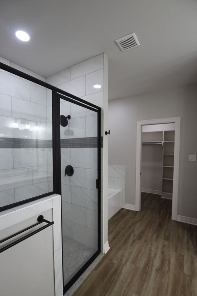 Building Photo - Stunning 3 bedroom 2 bath rental in Whitehouse! – A Must-See!