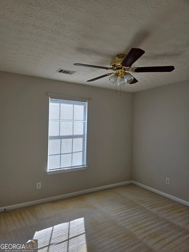 Building Photo - 387 Spring Walk Trce