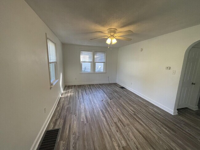 Building Photo - "Charming 3-Bed Home with Finished Basemen...