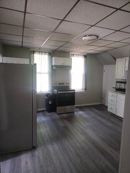 Building Photo - 529 Taylor Ave