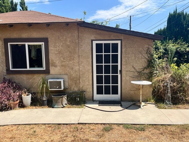 Building Photo - 603 N Griffith Park Dr