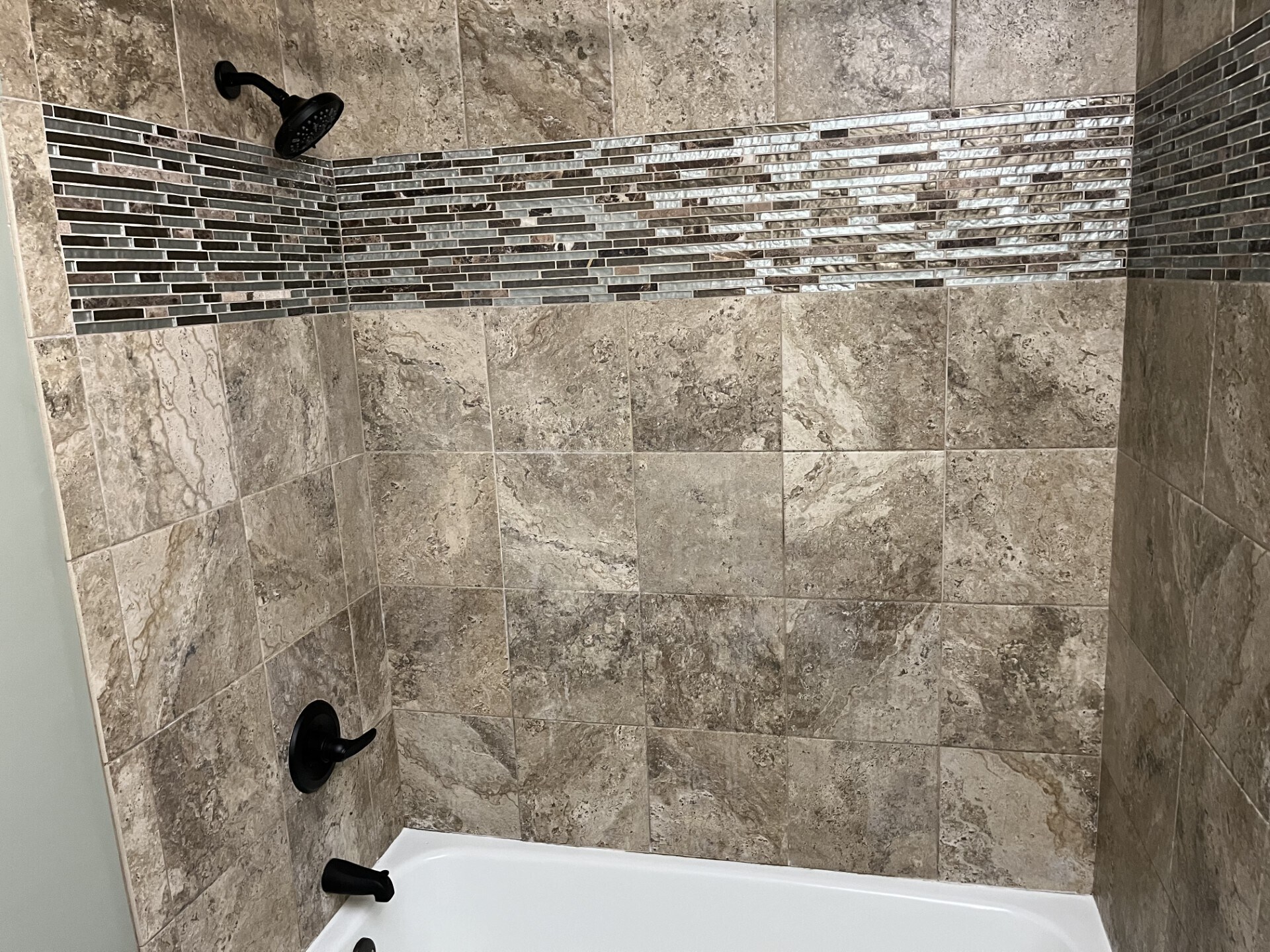 Building Photo - 800 N Main St