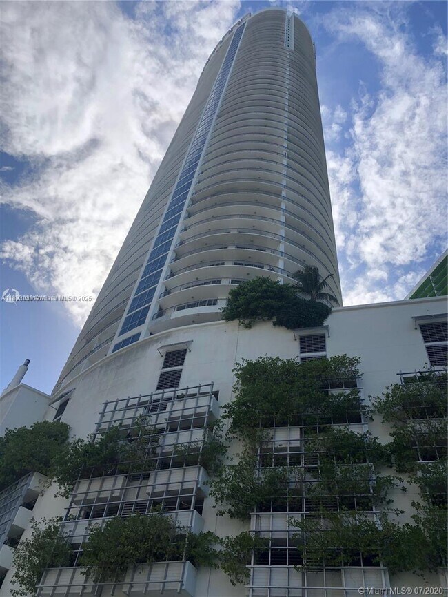 Building Photo - 1750 N Bayshore Dr