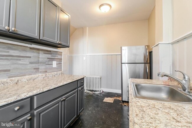 Building Photo - 5416 Thomas Ave