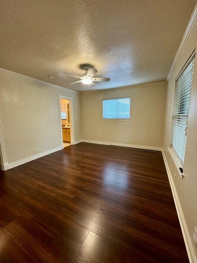 Building Photo - 5115 Staplehurst St