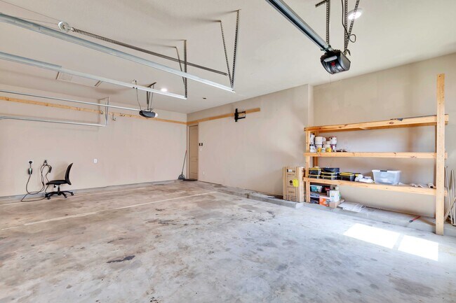 Building Photo - 2500 Speidel Dr