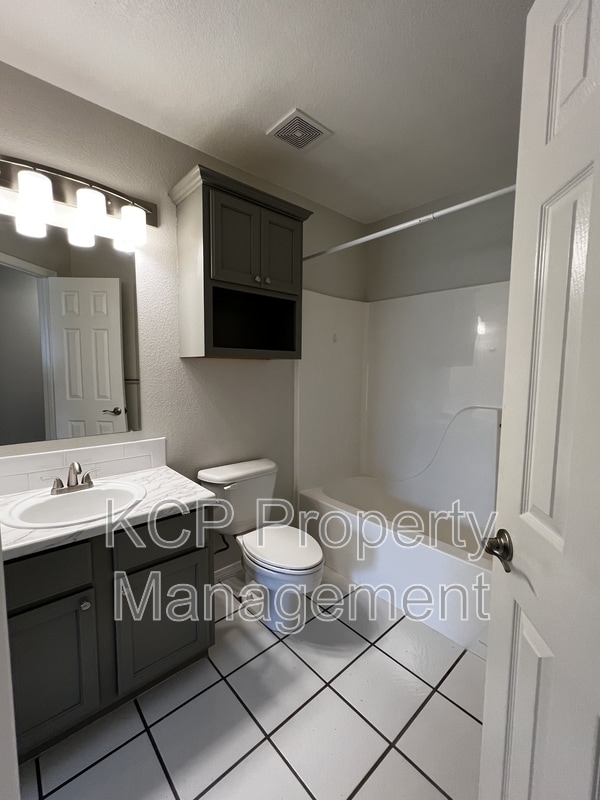 Building Photo - 5708 Whitney Cir