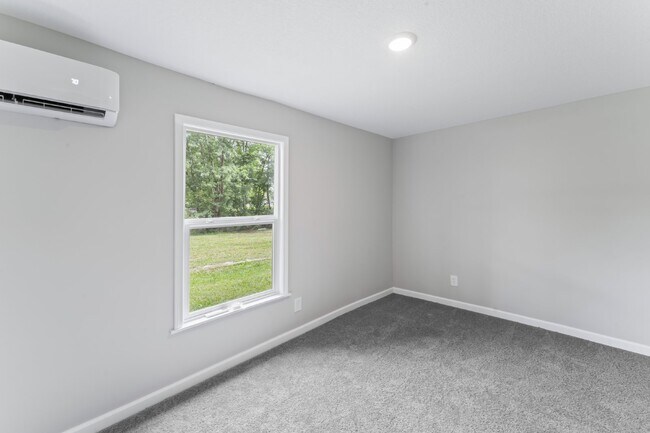 Building Photo - 321 Mill St