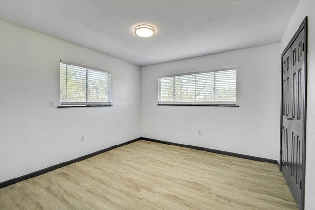 Building Photo - 2708 County Rd 686