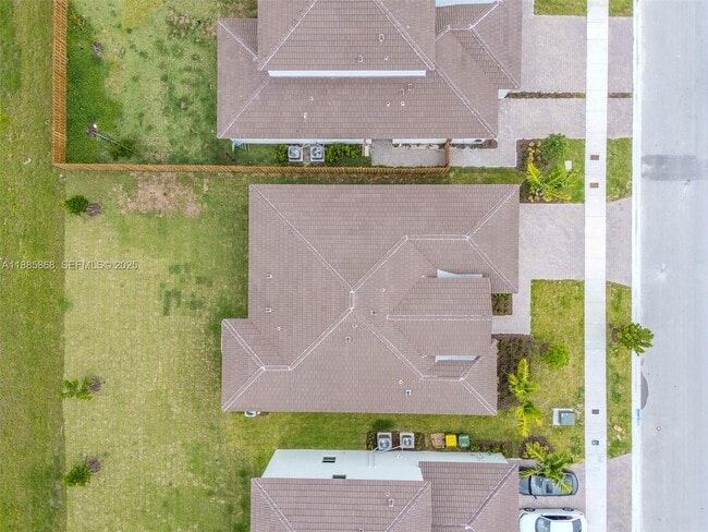 Building Photo - 2972 SE 23rd Ave