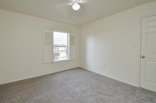 Building Photo - 3027 N Heights Hollow Ln