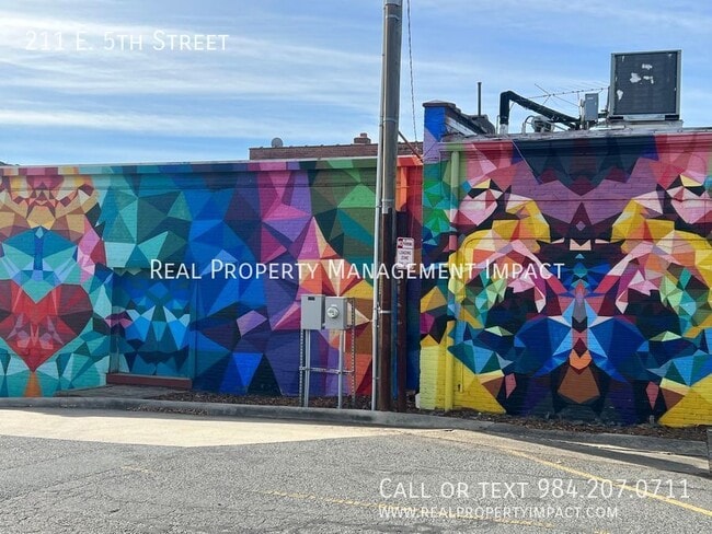 Building Photo - 211 E 5th St