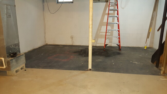 Building Photo - Spacious 3 Bedroom, 1 Bath Townhome in Hav...