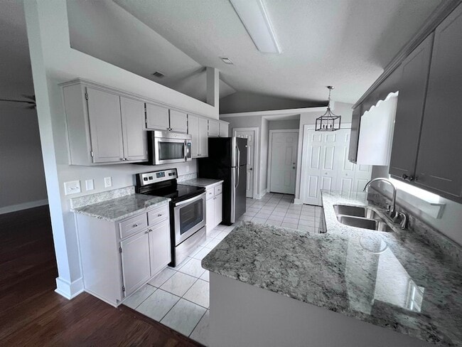 Building Photo - 8311 Hunters Ridge Trail