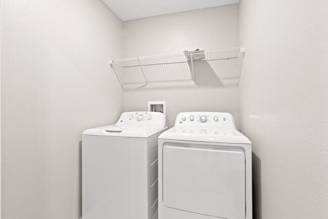 Building Photo - Brand New Tomehome for RENT in Willow Square