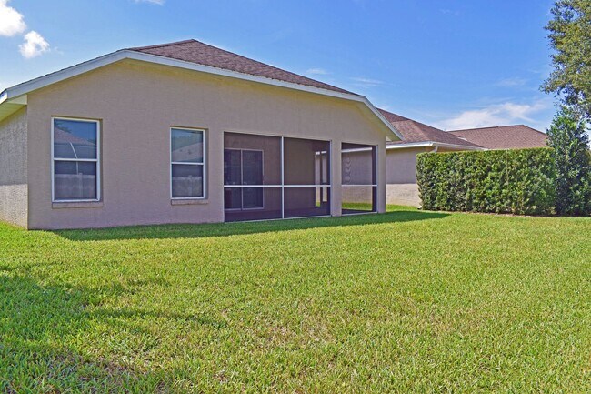 Building Photo - 14499 Tamarind Loop