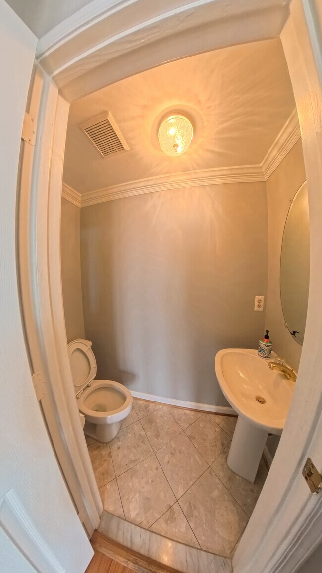 Building Photo - 7021 Haycock Rd