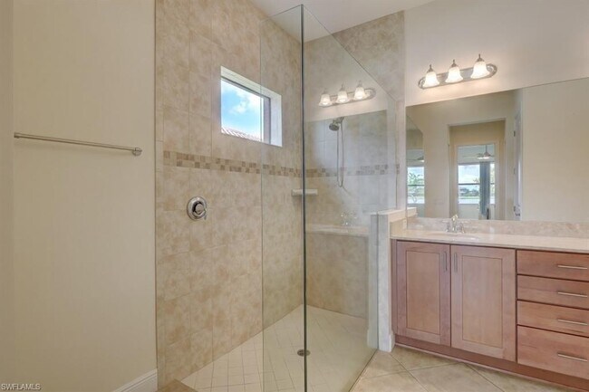 Building Photo - 12762 Fairington Way