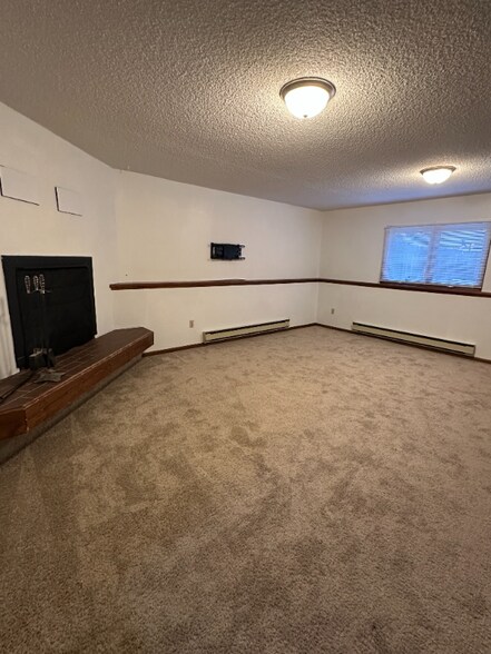 Building Photo - 4207 E Comanche Dr