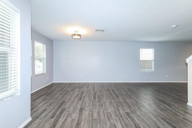 Building Photo - 302 Falling Pine Dr