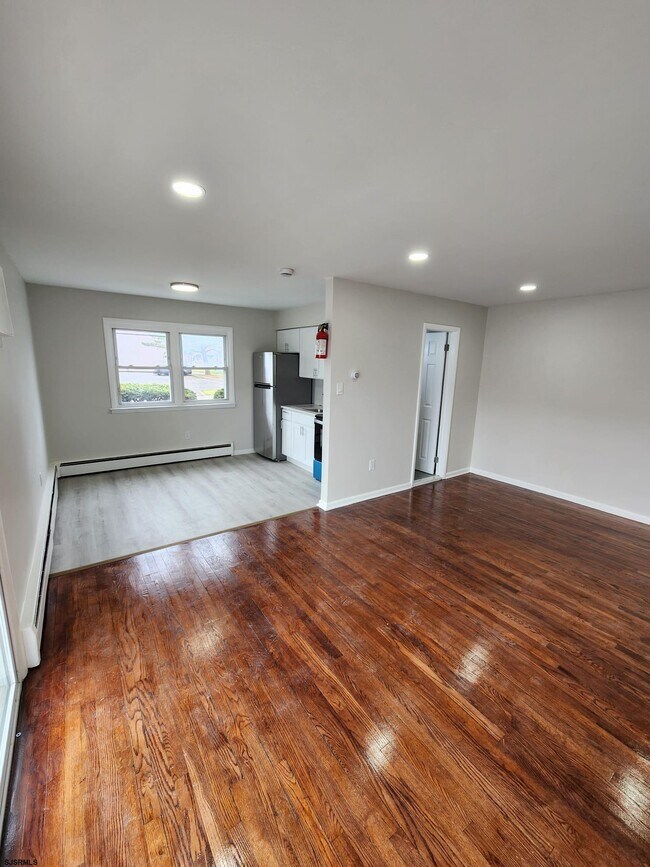 Building Photo - 2304 Hamilton Ave