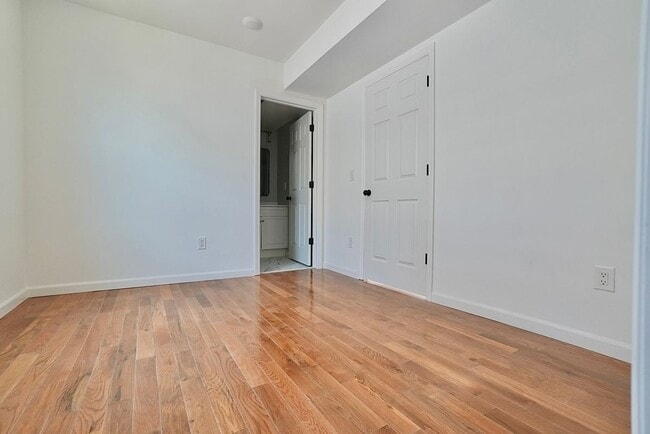Building Photo - 264 Greylock Pkwy