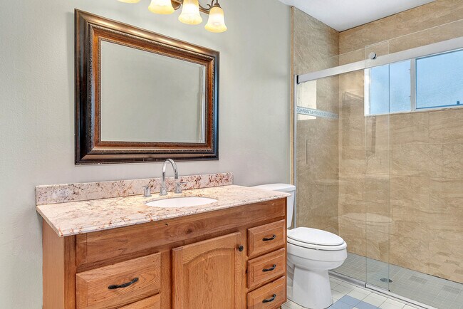 Building Photo - 2505 Kingston Ct