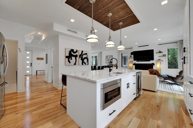 Building Photo - 528 Sagamore Ave