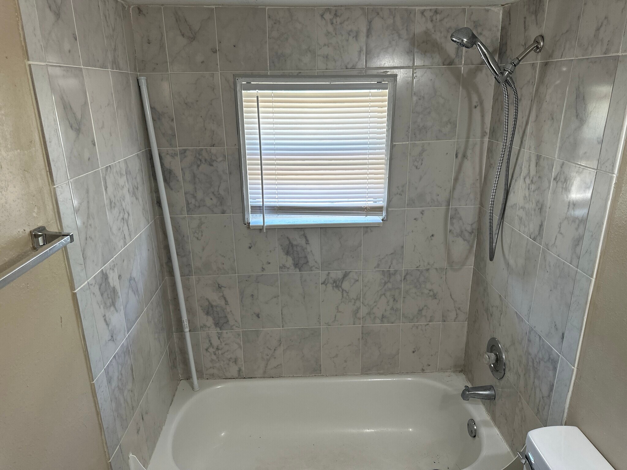 Building Photo - 224 C St