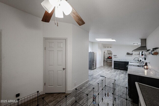 Building Photo - 11275 N 99th Ave