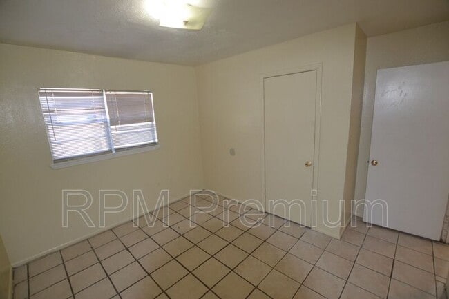 Building Photo - 12369 Palmyra Dr