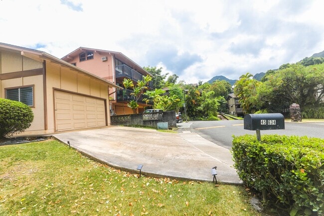 Building Photo - Kaneohe Woods – 3BR/2.5BA home with Mounta...