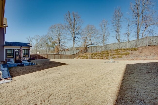 Building Photo - 5015 Montes Ln