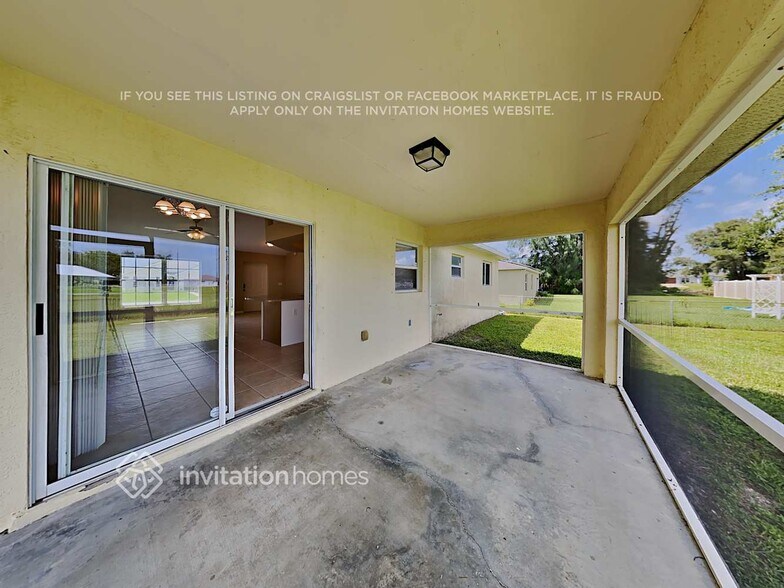 Building Photo - 213 SW 25th Ave