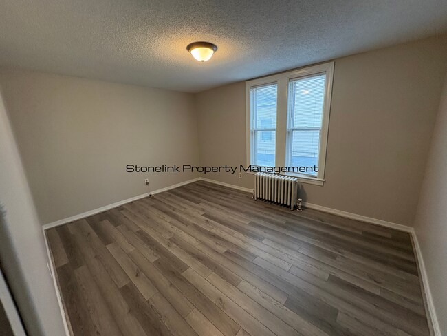 Building Photo - 66 Hamlet Ave