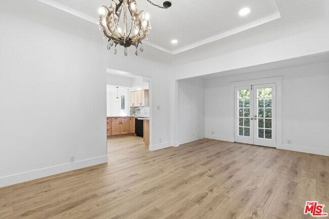 Building Photo - 641 N Martel Ave