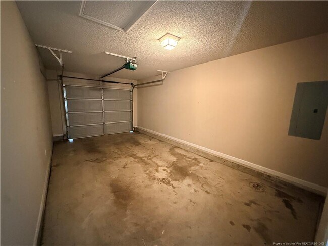 Building Photo - 908 Mourning Dove Pl