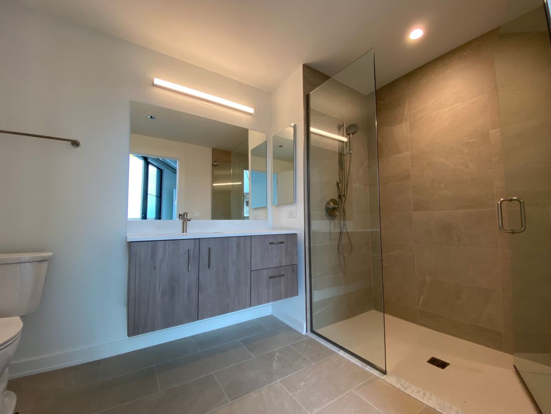 Building Photo - 1120 W Patterson Ave