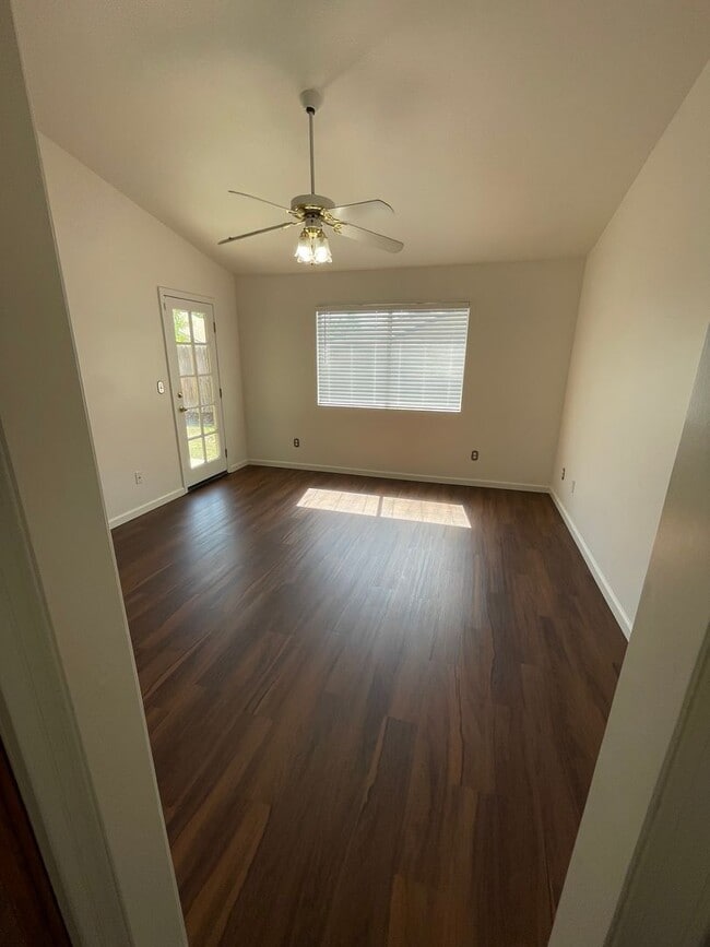 Building Photo - Charming 4 Bedroom Home For Rent