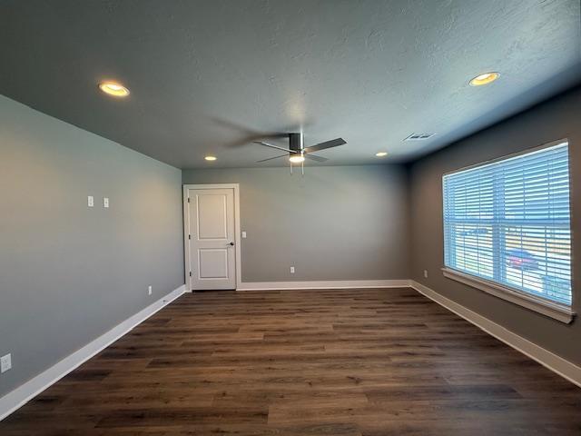 Building Photo - 632 Abadan Dr