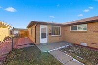 Building Photo - Remodeled 2-Bed 1-Bath Home in Park Hill!