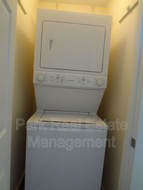 Building Photo - 602 Hillsborough Rd