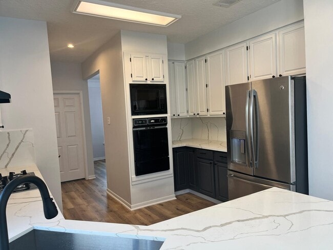 Building Photo - 14111 Torrey Vista Dr