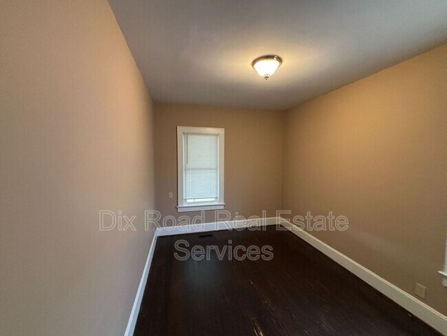 Building Photo - 708 Webster Ave