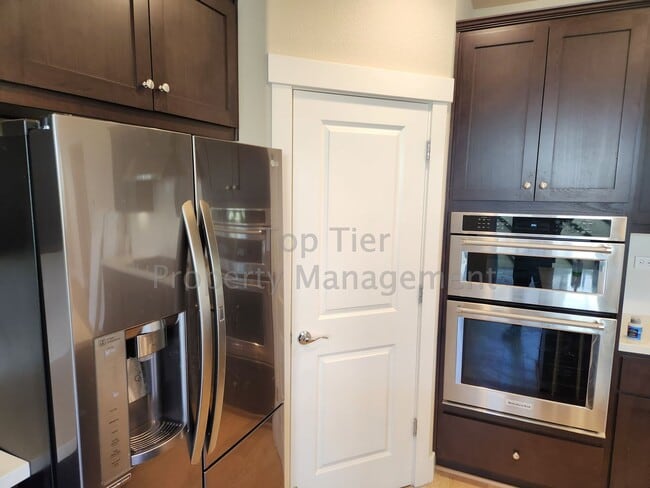 Building Photo - ***Spectacular 2-Story 4 bed, 2.5 bath, 2,...