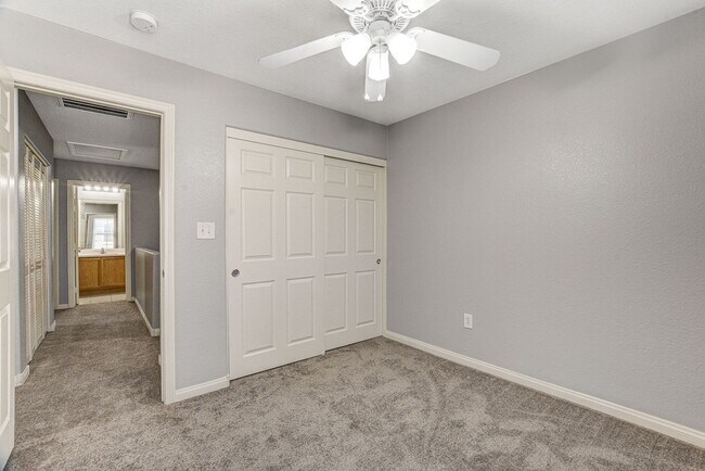 Building Photo - 3909 Sweet Pine St