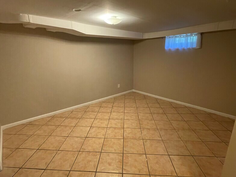 Building Photo - 544 Oritani Pl