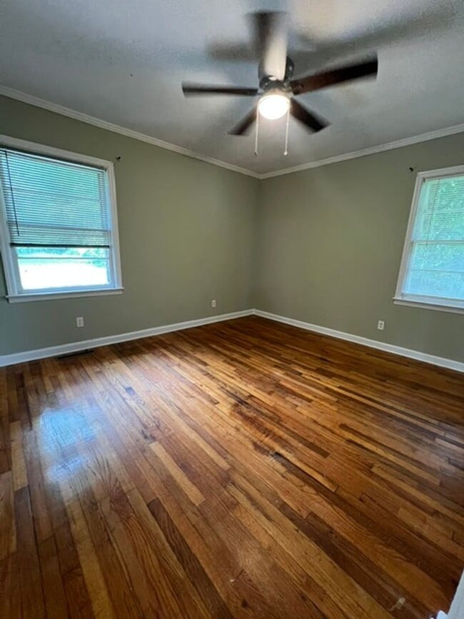 Building Photo - 3 Bedroom, 2 Bath House