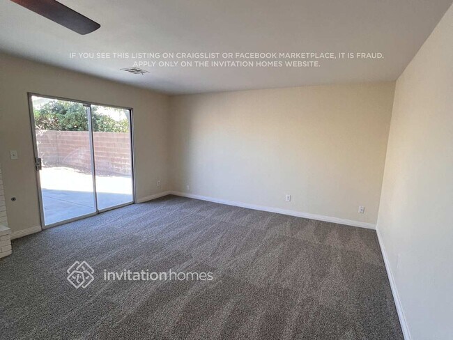 Building Photo - 280 Plaza Carmelina Ct